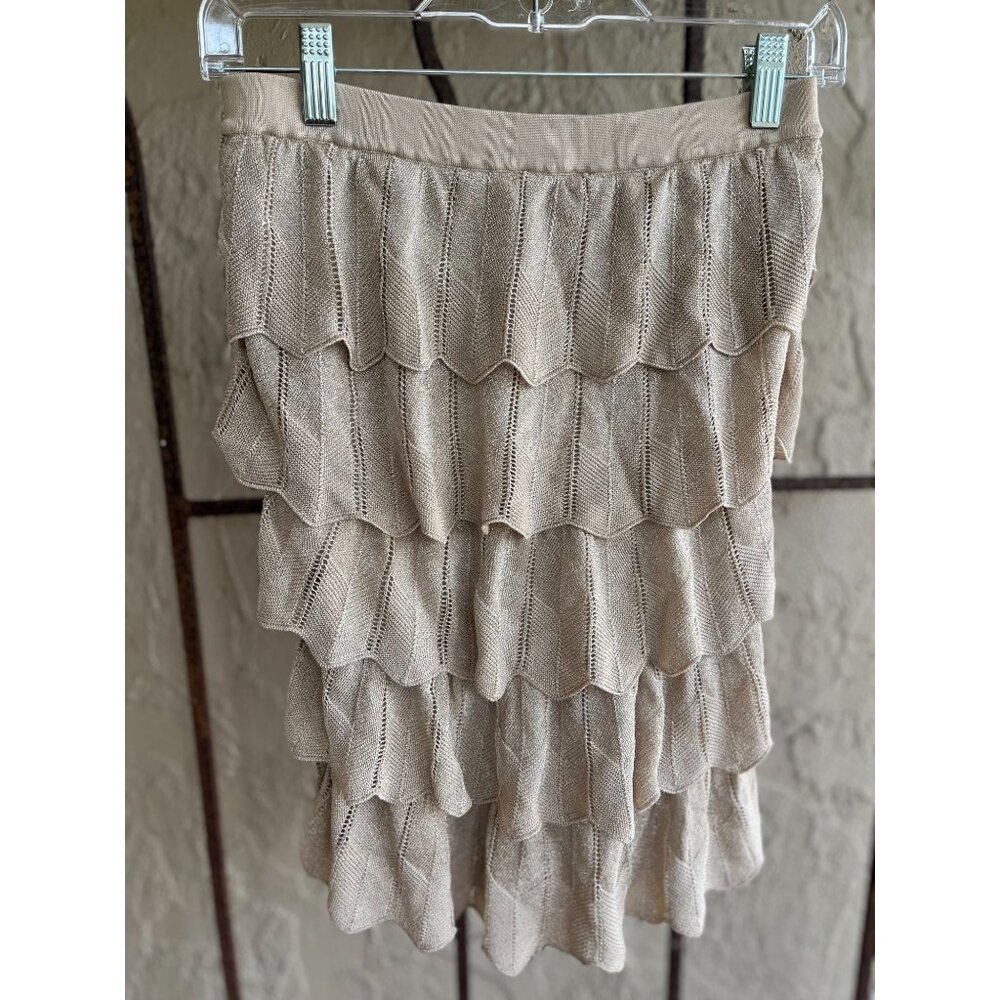 White House Black Market Metallic Gold Tiered Skirt Knit Size XS 93624 - Picture 2 of 6